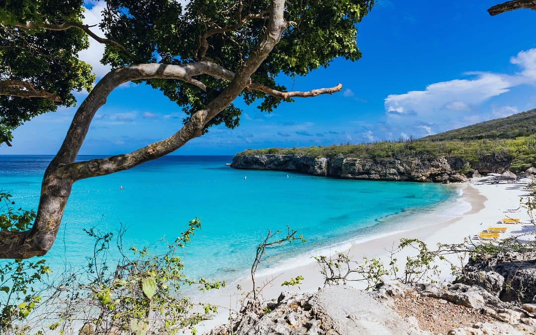 Curaçao Unveiled: 14 Island Adventures from Hidden Beaches to Dutch Colonial Gems