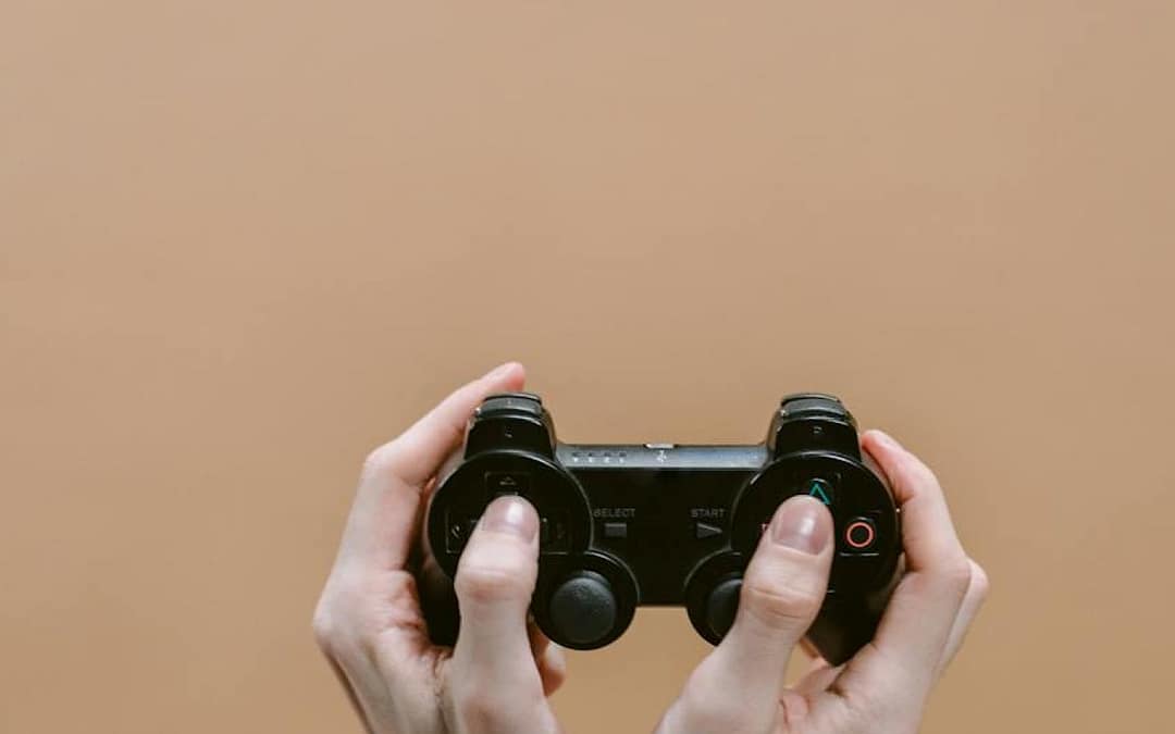 When the Game Plays You: How Online Gaming Becomes a Compulsion