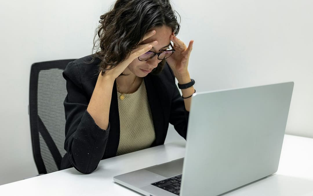 AI vs. Therapist: Mental Health Support in a War Zone