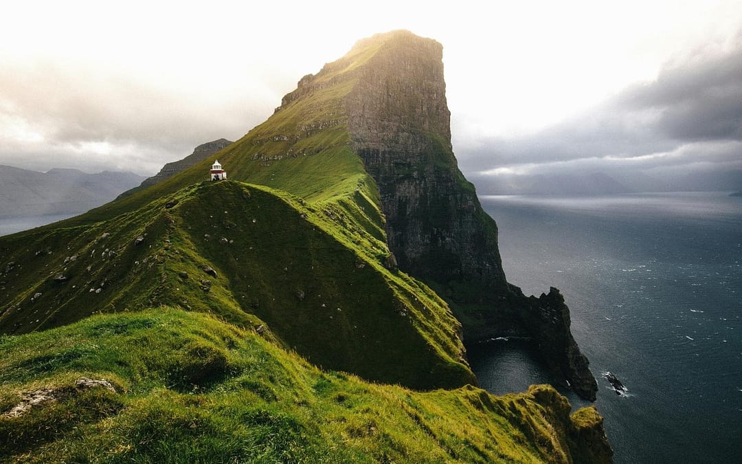 Faroe Islands: Wind-Lashed Cliffs, Sea Caves and Clifftop Hikes
