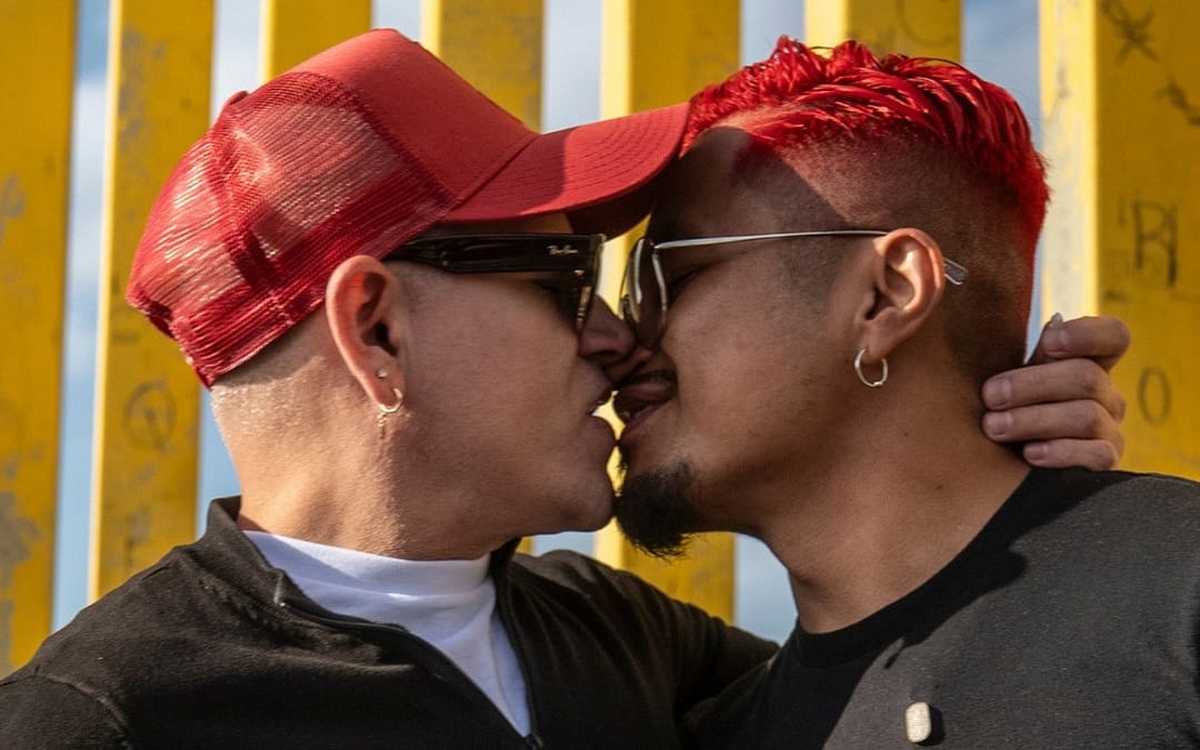 Read My Lips: An HIV Kiss-In Sends a Hopeful Message at U.S.-Mexico Border
