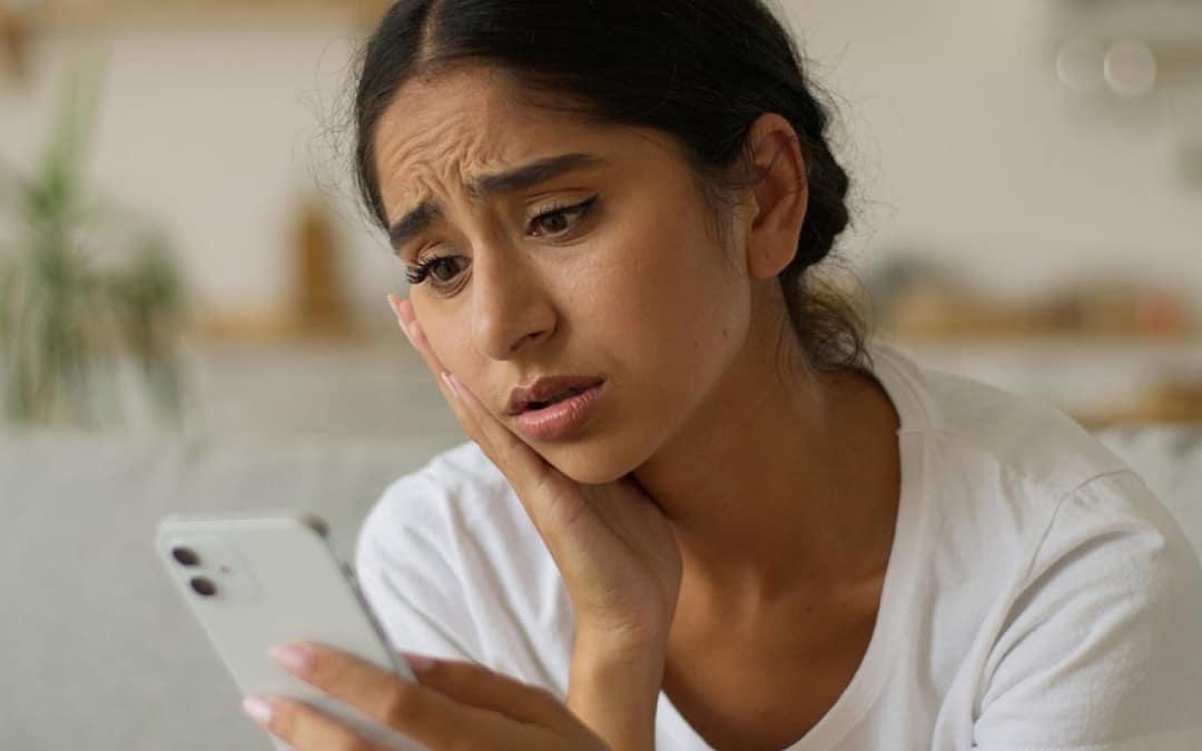 Beyond the Ideal: Who Do We Compare Ourselves to Online?