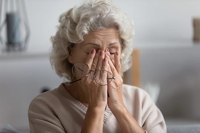 The Truth About Managing Irritating Dry Eye Symptoms That Just Won’t Quit