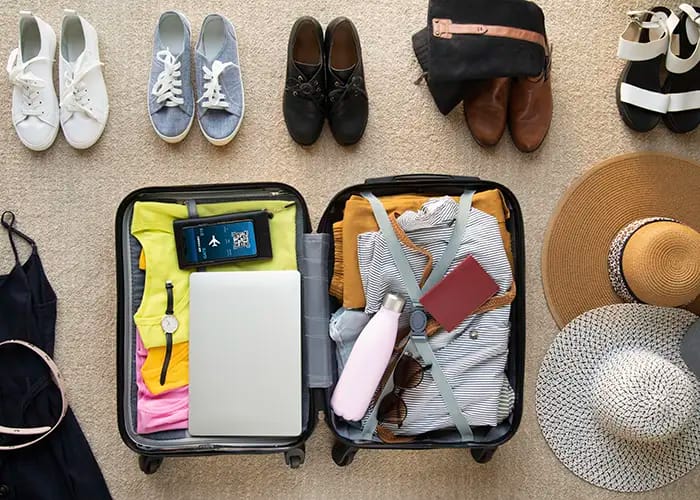 Essential Capsule Wardrobe Pieces for Travellers