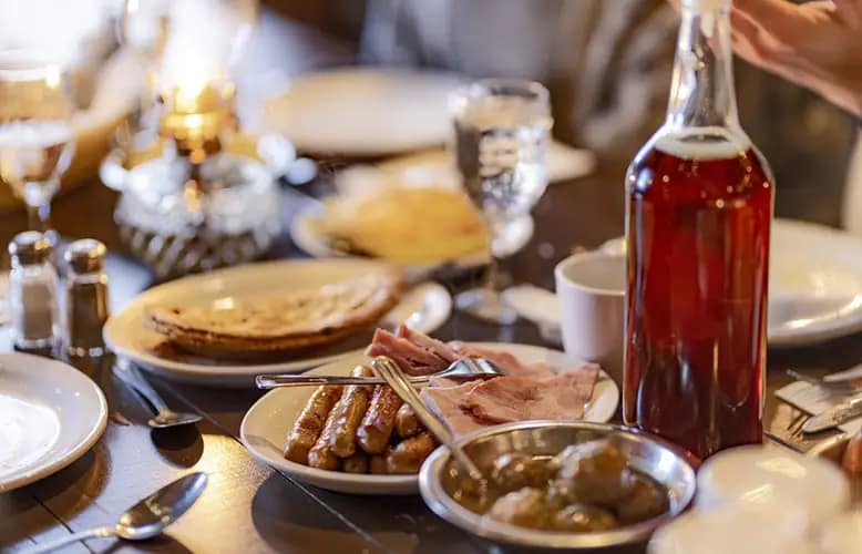 Savour the Flavours of Sugar Shack Season in Quebec